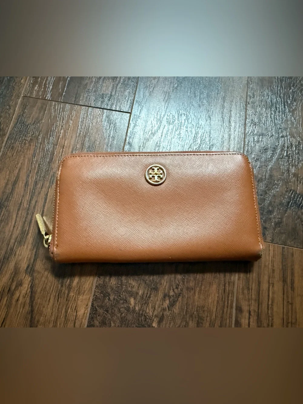 Tory Burch Robinson Zip Around Wallet - Cognac Brown